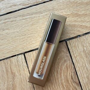 Hourglass vanish airbrush concealer, valley 8.35 mini, NEW